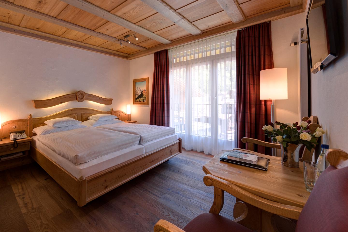 Hotel Schoenegg Wengen Room photo